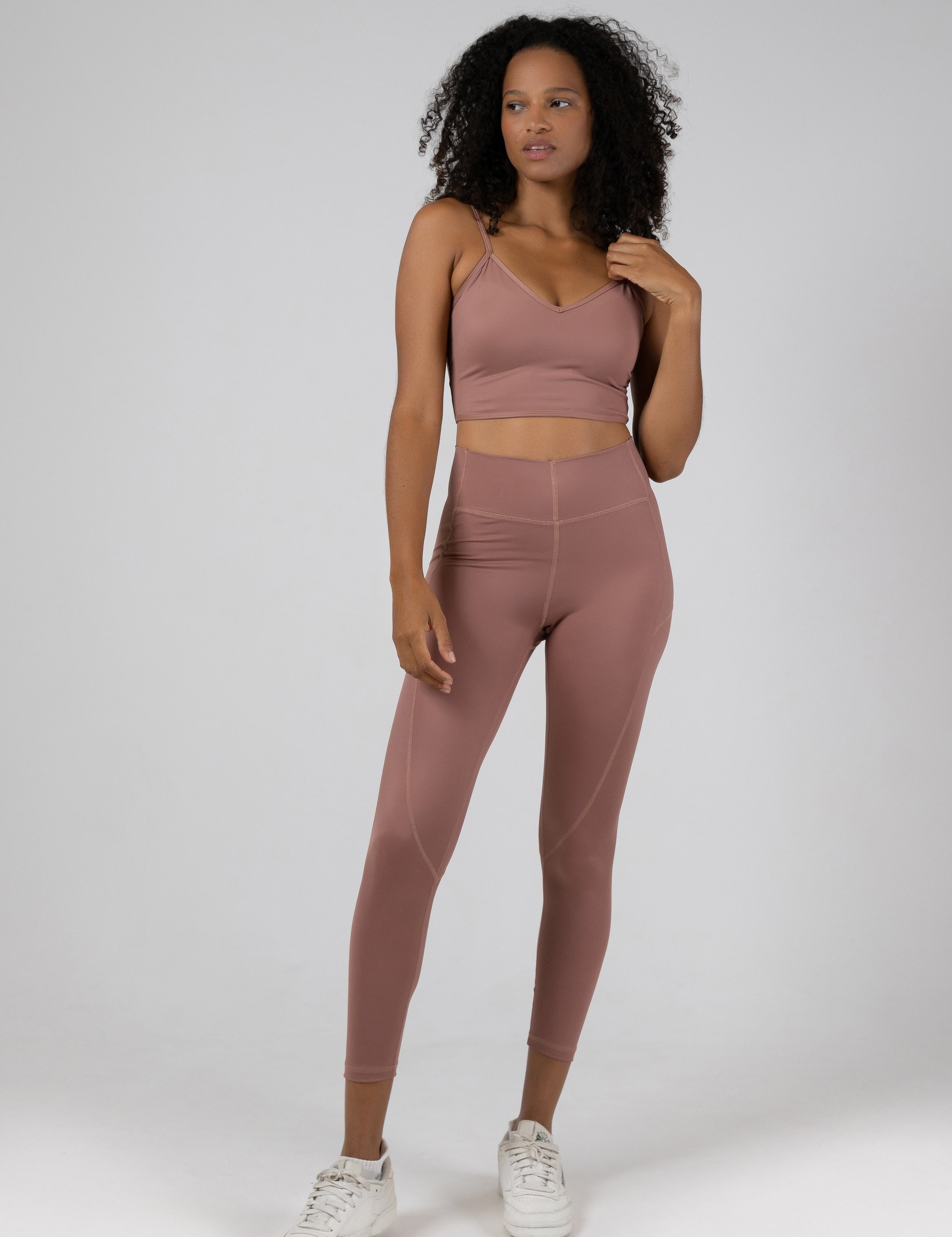 Sculpted V-Waist Legging