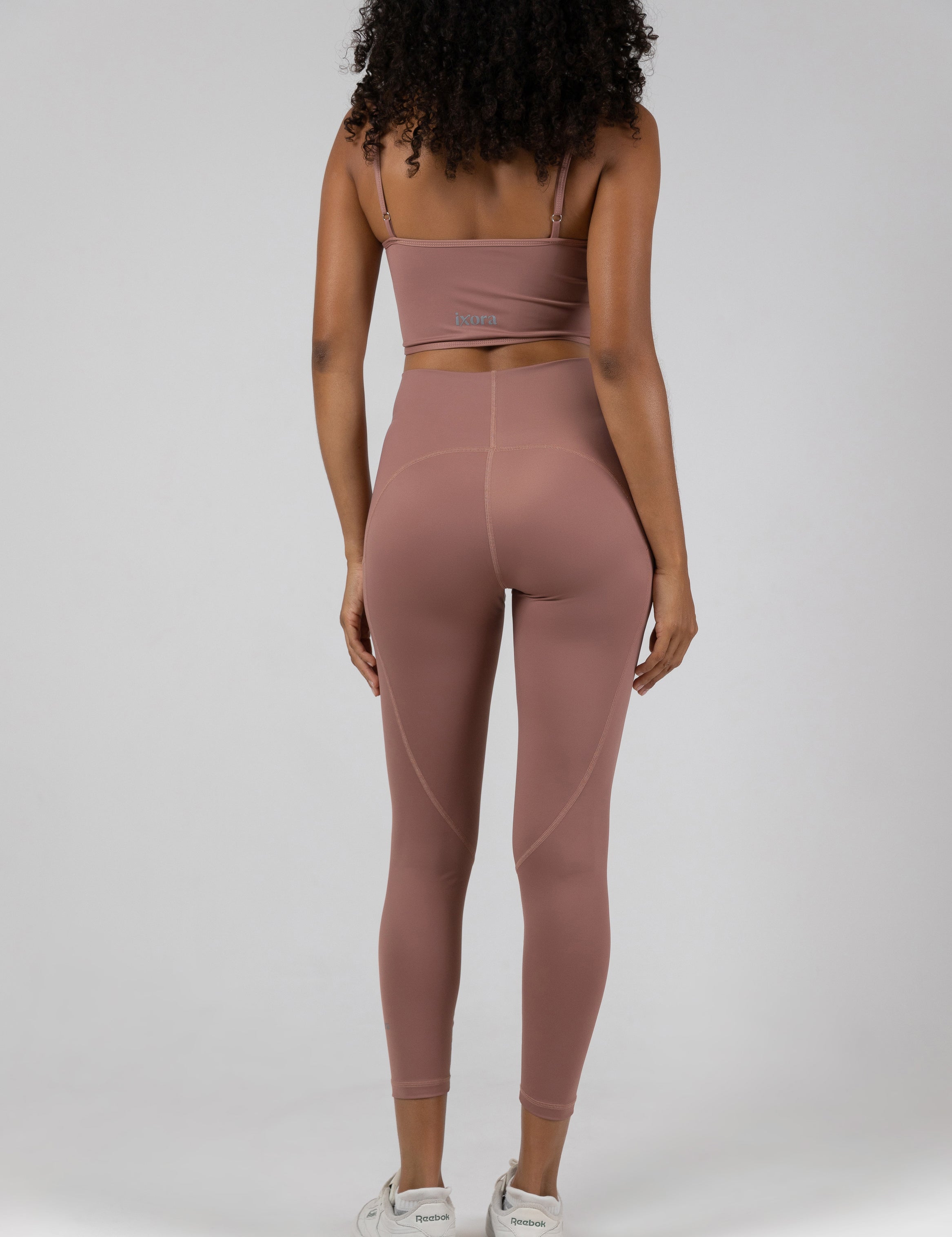 Sculpted V-Waist Legging