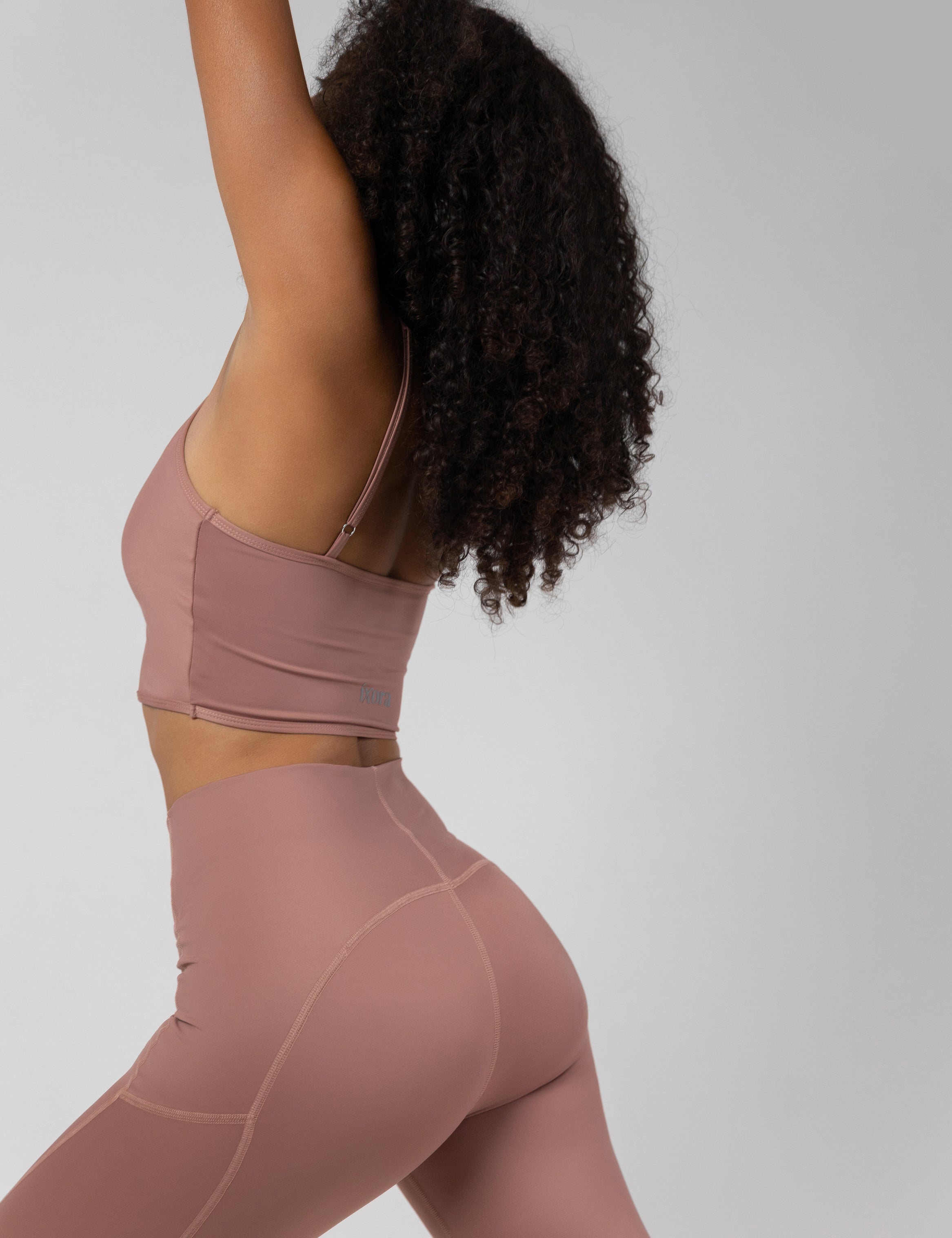 Sculpted V-Waist Legging