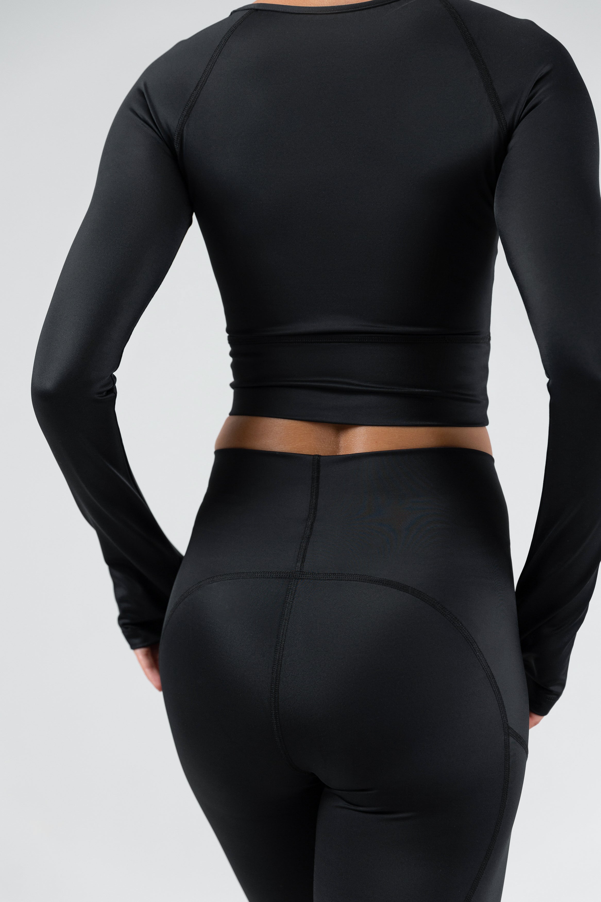 Sculpted V-Waist Legging